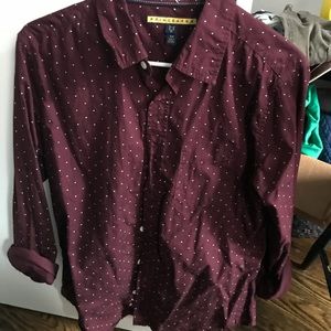 Prince Fox Maroon Polka Dot Button Down Small